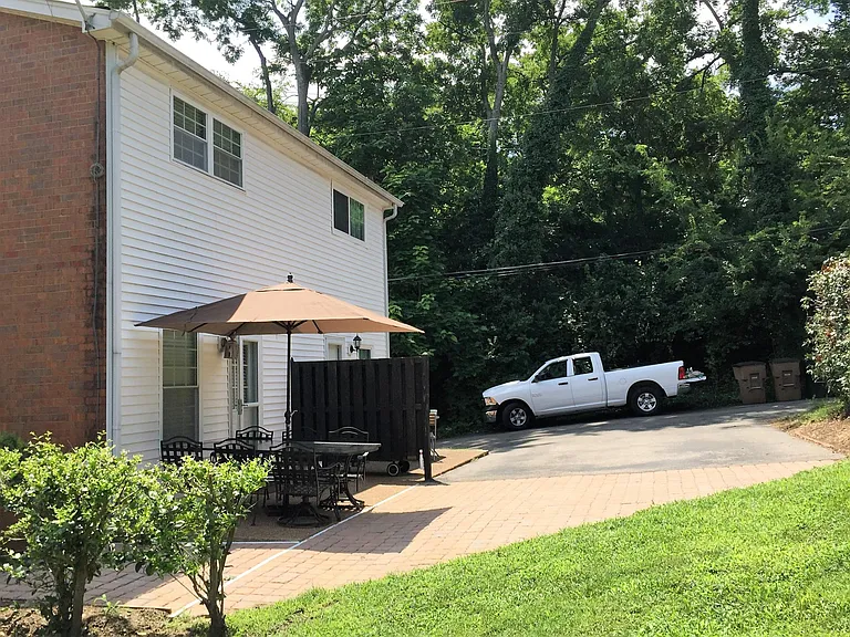 3911 Westlawn Pl — Photo 3