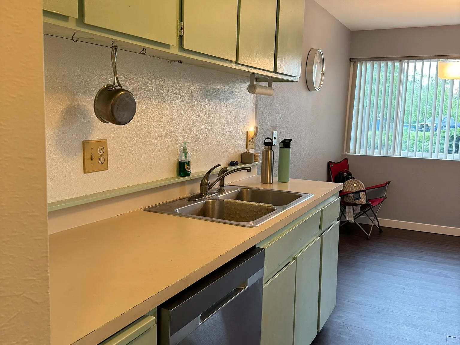 2 bed, 920 sqft, $1,900 — Photo 4