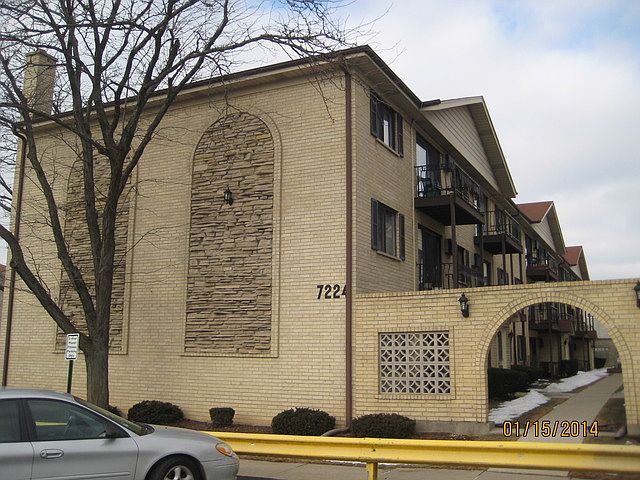 1st image of 7224 W Wrightwood Ave APT 306
