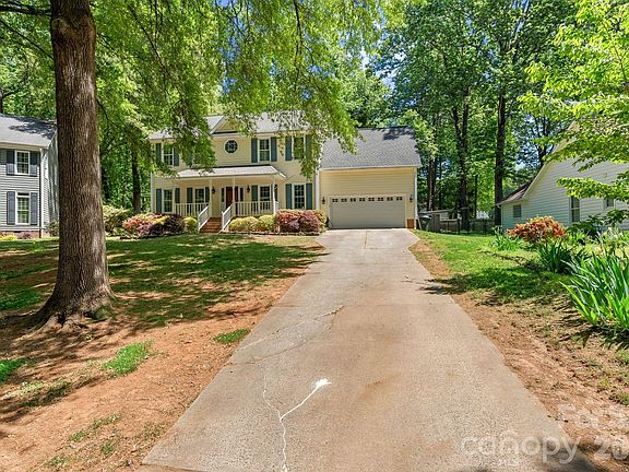 3rd image of 2726 Kirkholm Dr