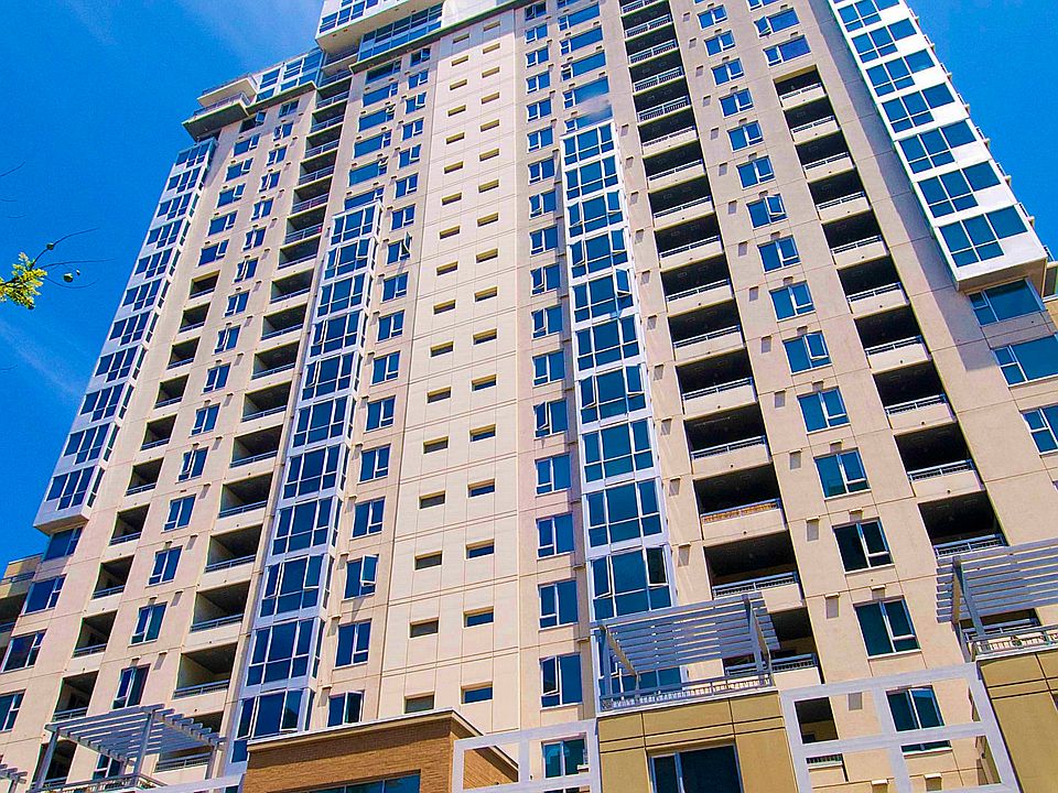 1st image of 300 W Beech St Unit 13