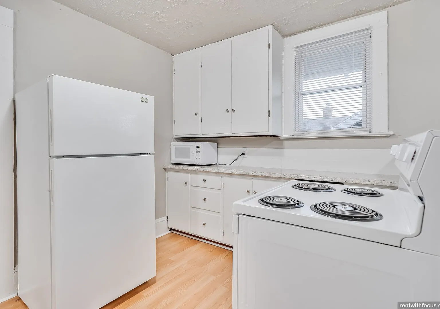 726 S. Commercial St — Photo 1