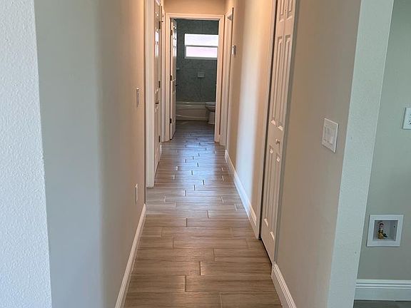 5th image of 1042 Hickory Ln
