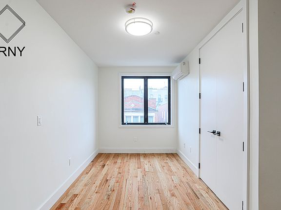 3rd image of 1603 Lincoln Pl #312