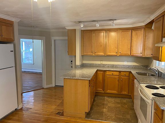 5th image of 21 Brockton Ave #2