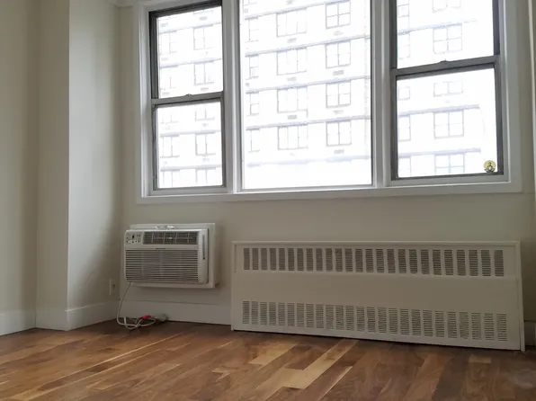 200 East 30th Street image 1 of 6