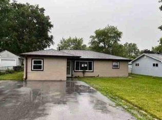 464 W Arlington Ln, Crete, IL 60417