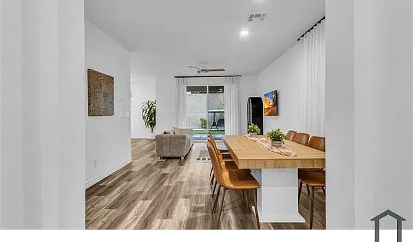 4 bed, 2275 sqft, $2,950 — Photo 3