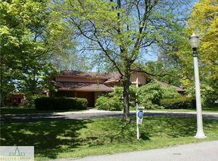 1125 Whitepond Rd, East Lansing, MI 48823
