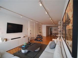 212 E 9th St APT 2, New York, NY 10003