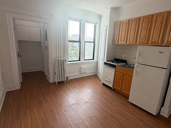 2nd image of 338 96th St APT 4C