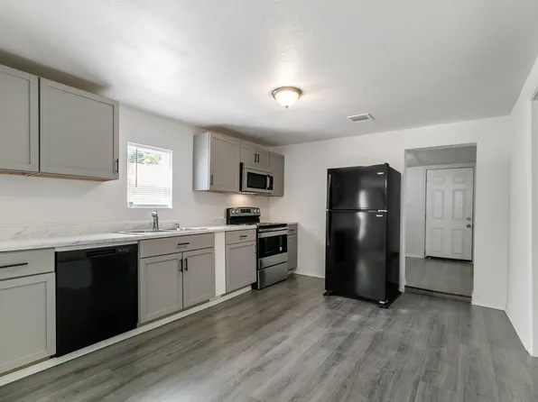 715 E Maple Row, Denison, TX 75021