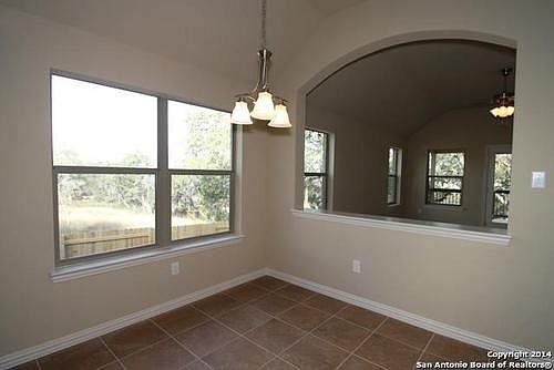 4th image of 506 Grove Vis