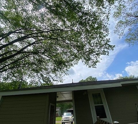 3rd image of 250 Winfield St