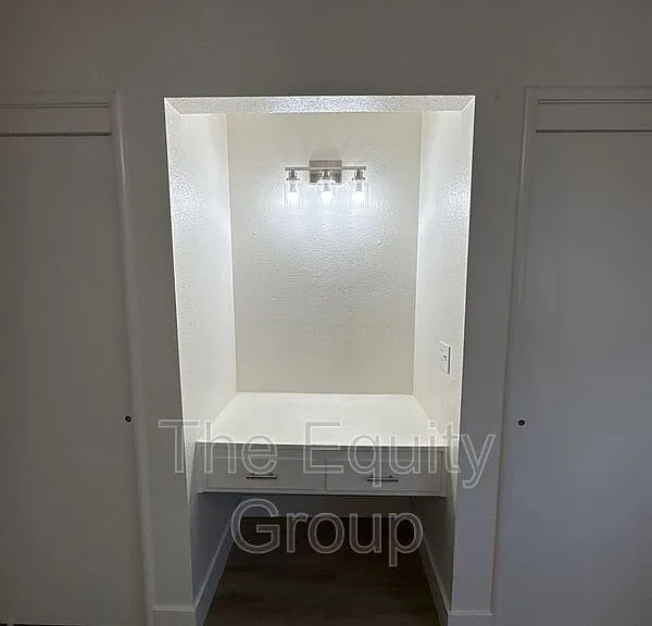 2113 W Inyo Ave — Photo 7