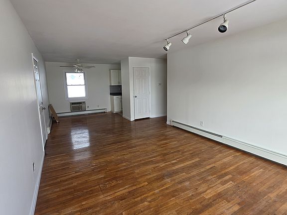 5th image of 6 Alpine Dr APT E