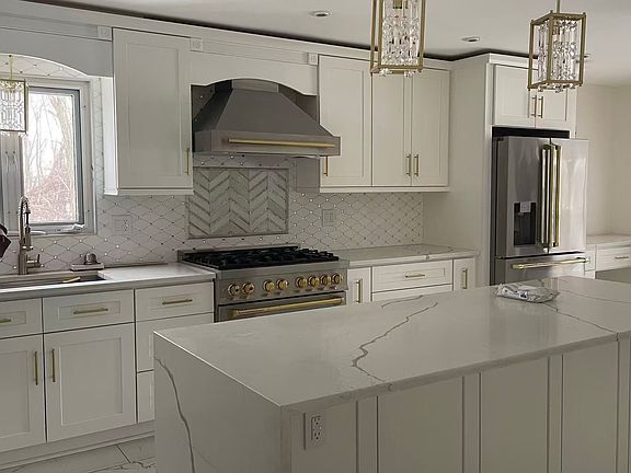 2nd image of 481 Fr Capodanno Blvd