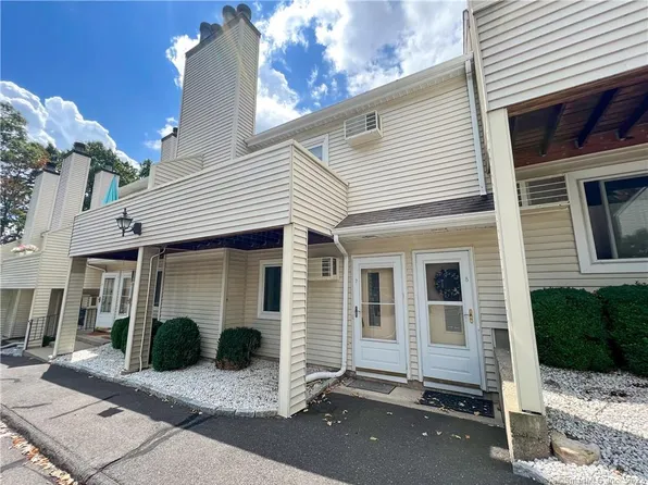 2 Jeanette Rd #7, Danbury, CT 06811