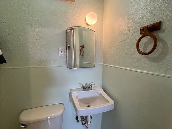5th image of 93754 Newport Ln #11