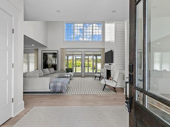 2nd image of 45 Carnegie Abbey Ln