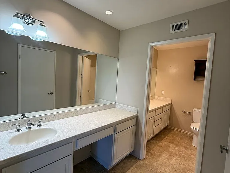 17105 Village 17 — Photo 20