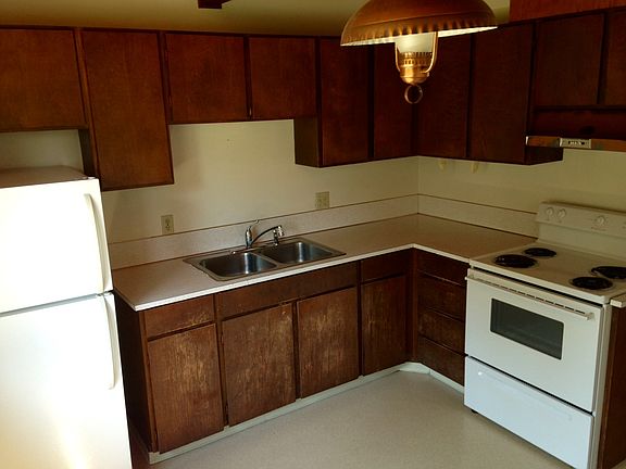 2nd image of 321 E I St