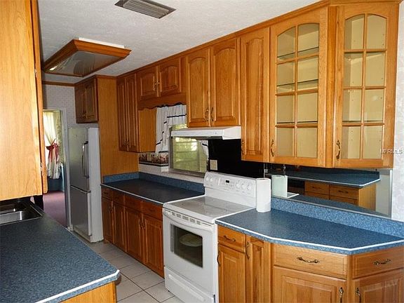 5th image of 2530 N Beaumont Ave