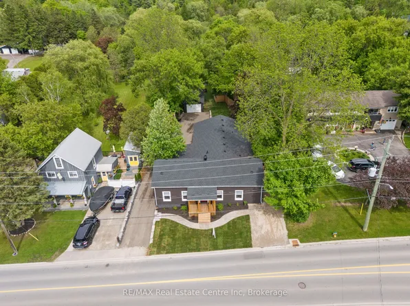 1283 Swan St, North Dumfries, ON N0B 1E0