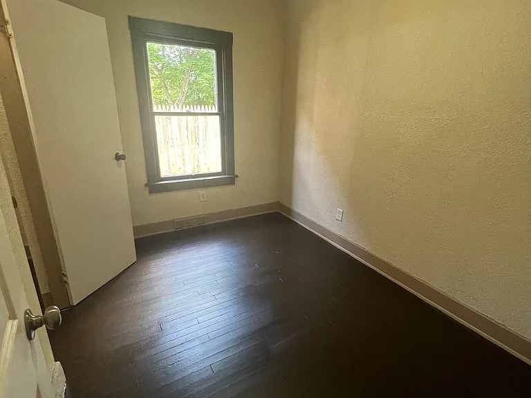 630 Willis Ave #1-2-4 — Photo 9