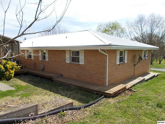 3rd image of 285 Lincoln Ave