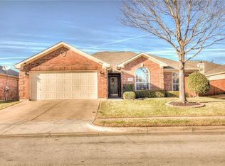 628 Cranbrook Dr, Fort Worth, TX 76131