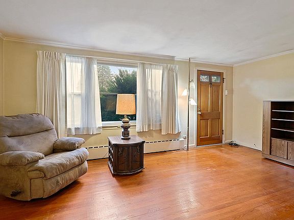 3rd image of 6444 S Richmond Ave