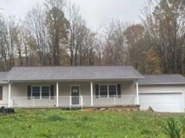 2139 Coalfield Trl, Charmco, WV 25958