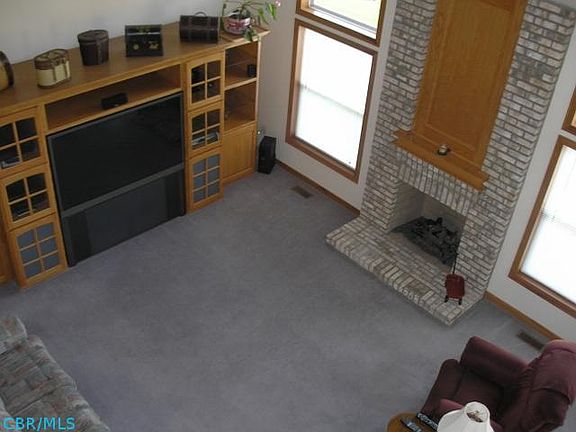 3rd image of 6136 Beaumont Sq
