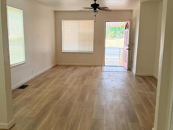 3rd image of 2950 Rio Linda Blvd