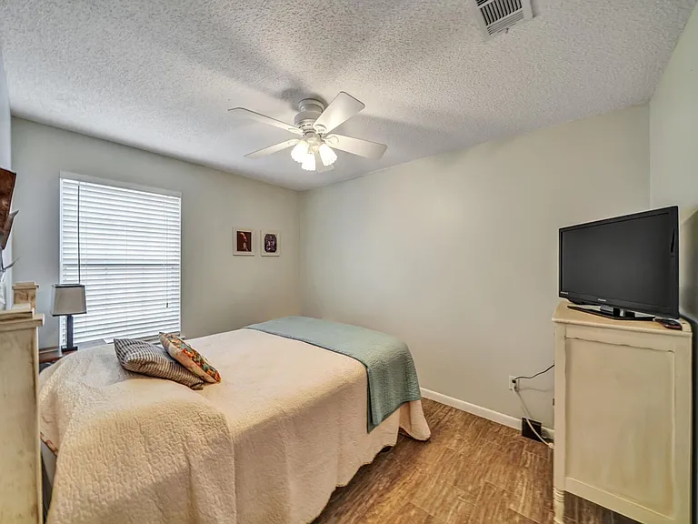 1696 Valparaiso Blvd — Photo 28