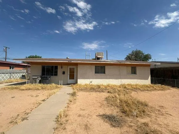 5709 Arrowhead Dr, El Paso, TX 79924
