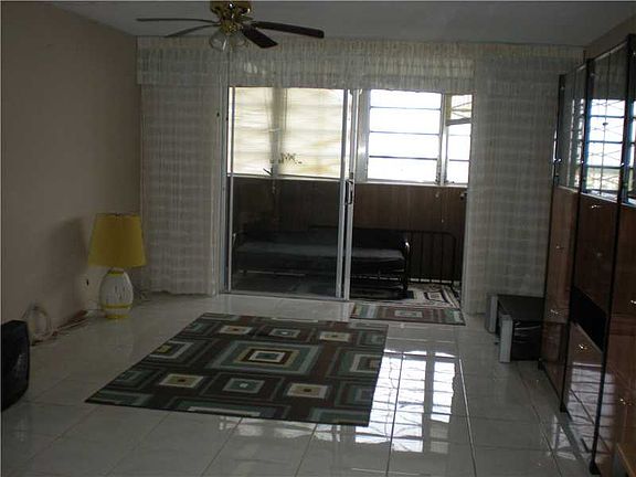 4th image of 1401 NE Miami Gardens Dr APT 886