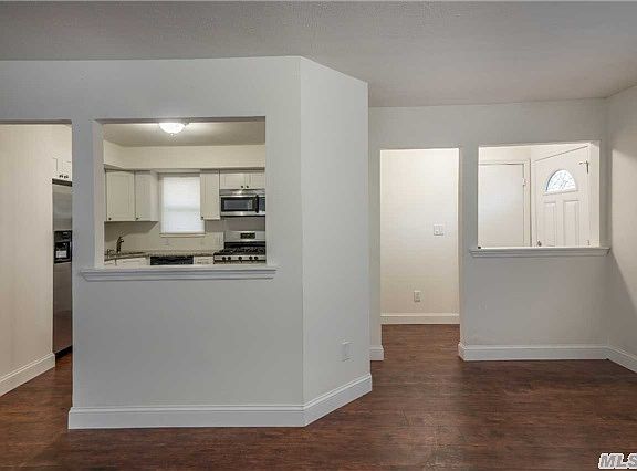 2nd image of 196 Shinnecock Ave