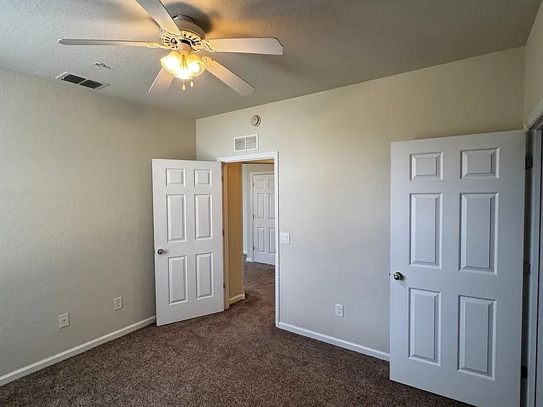 4401 SW 52nd Cir #101 — Photo 10