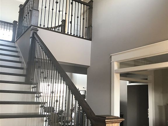 4th image of 2118 Glenwood Dr