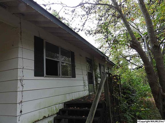 4th image of 400 J Payton Cir