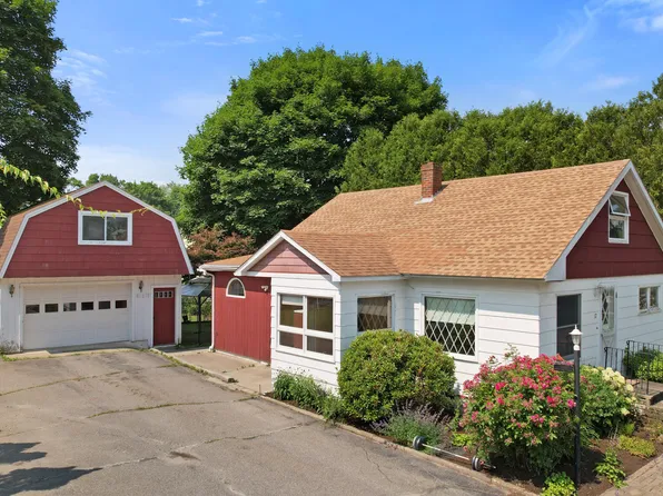 17 Pendleton Street, Brewer, ME 04412