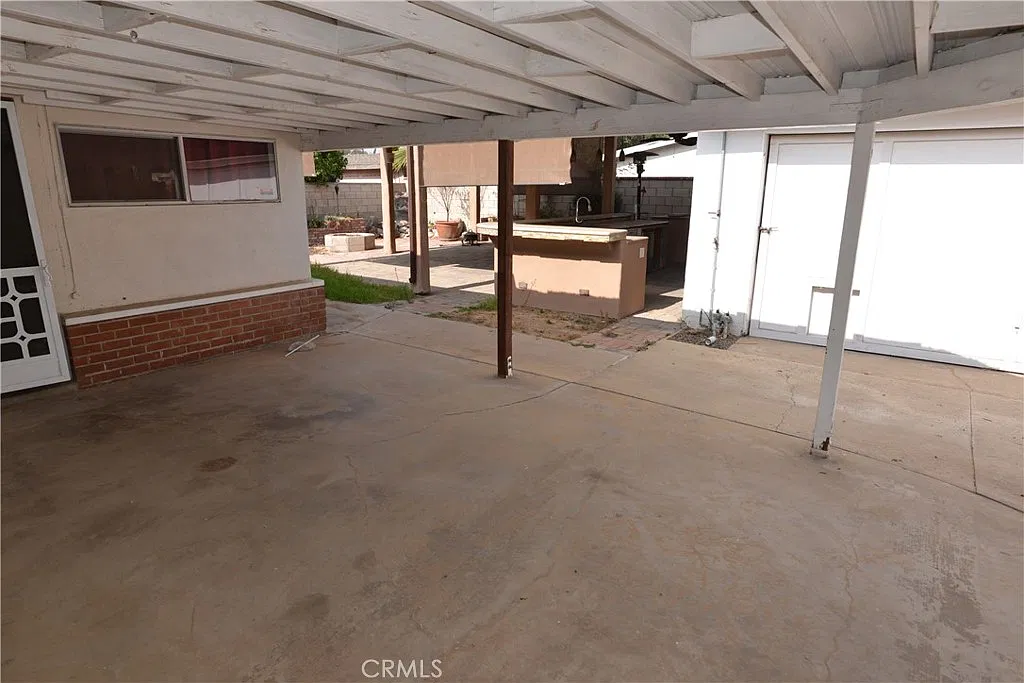 4 bed, 1572 sqft, $4,200 — Photo 2