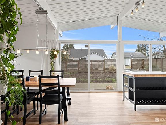 4th image of 4052 E I Street