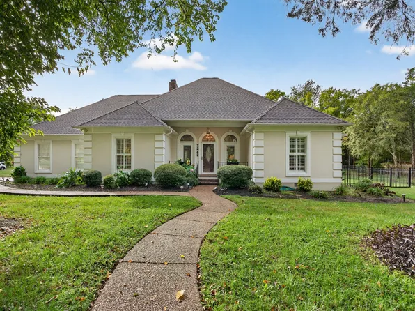 2243 Northwoods Dr, Murfreesboro, TN 37130