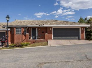 4 Prominence Path SW, Calgary, AB T3H 2W7