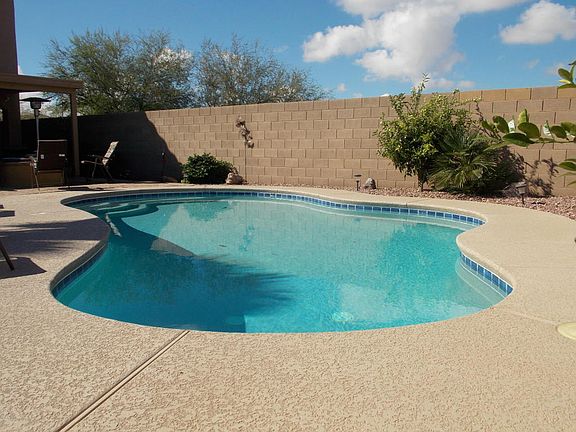 3rd image of 1542 E Jardin Pl
