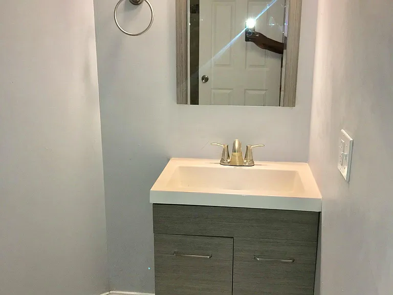517 E 46th Pl #2 — Photo 16