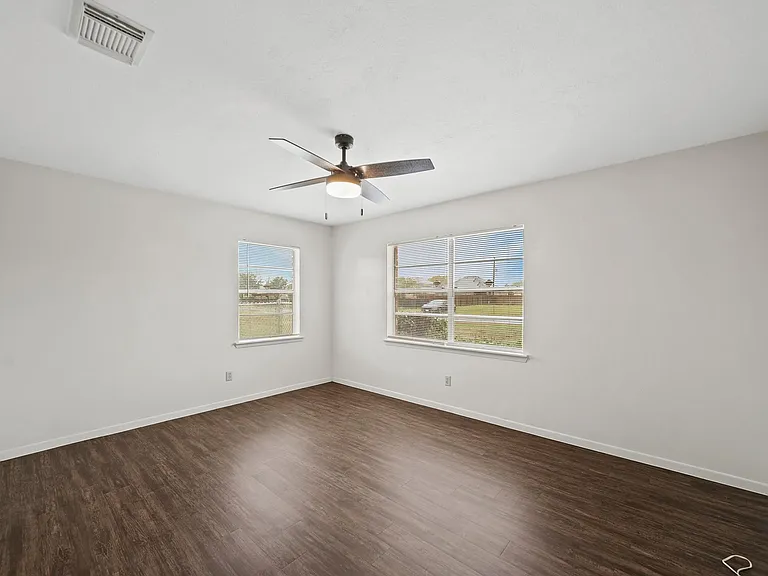 322 Pinedale Ave — Photo 9